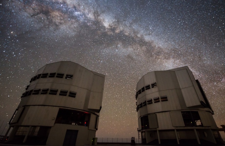 12.-VLT-with-Milkyway-HIDDEN-UNIVERSE-960x703