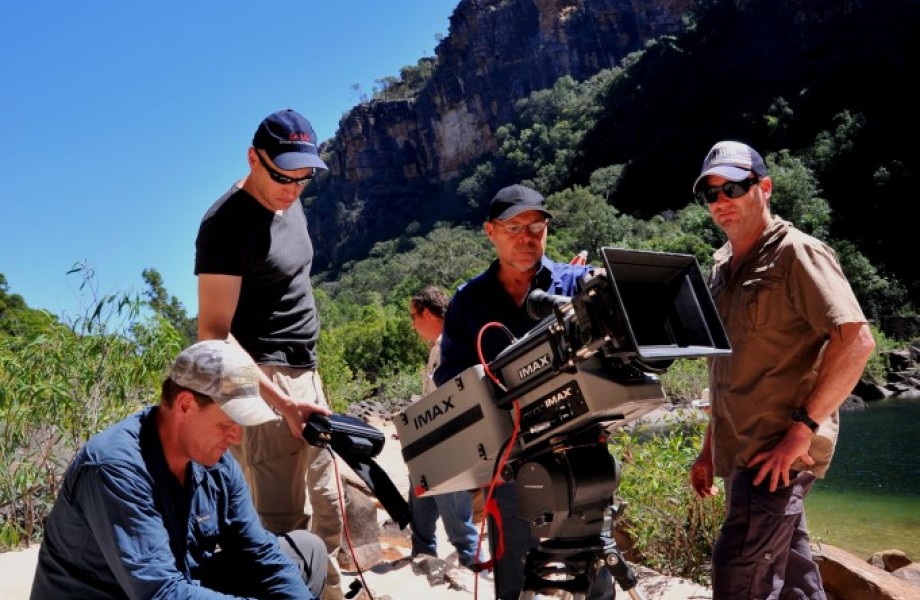 19.-Crew-in-Kakadu-National-Park-HIDDEN-UNIVERSE-681x1024